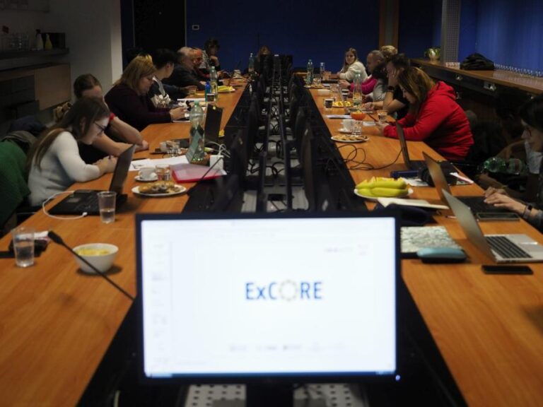 excore-hackathon-003